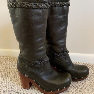 UGG Savanna Black Leather Shearling Clog Boot